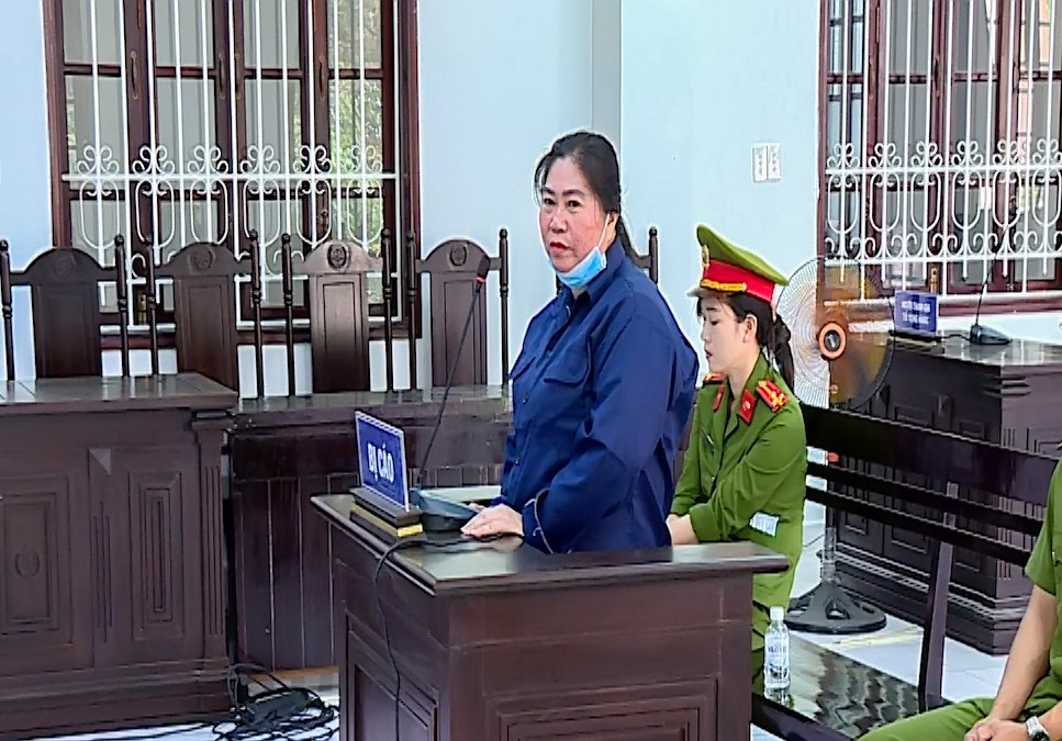 Bị cáo Nguyễn Thị Tuyết Sương tại tòa.