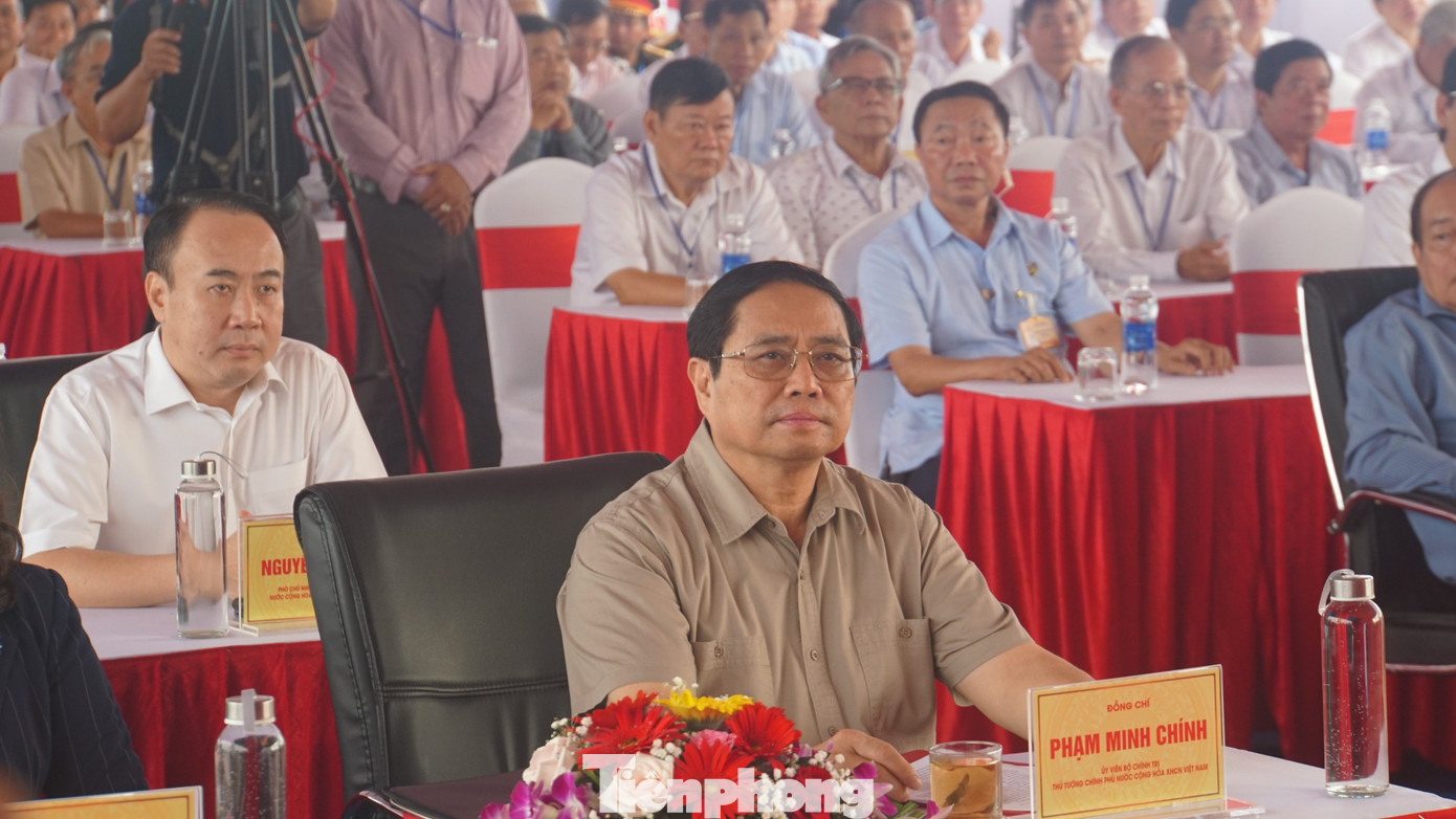 Thủ tướng Phạm Minh Chính dự tại điểm cầu chính An Giang. Thủ tướng Phạm Minh Chính dự tại điểm cầu chính An Giang.