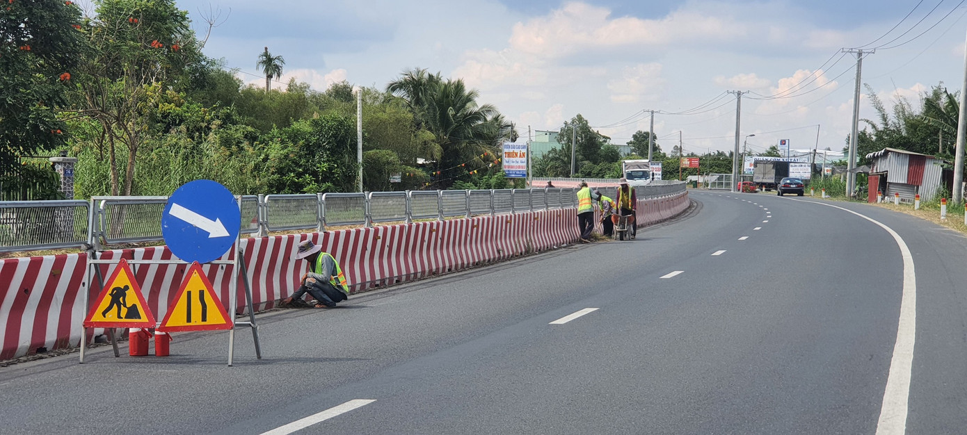 Dự án cải tạo, nâng cấp QL1A đoạn từ thành phố Ngã Bảy (tỉnh Hậu Giang) đến huyện Châu Thành (tỉnh Sóc Trăng). Dự án cải tạo, nâng cấp QL1A đoạn từ thành phố Ngã Bảy (tỉnh Hậu Giang) đến huyện Châu Thành (tỉnh Sóc Trăng).