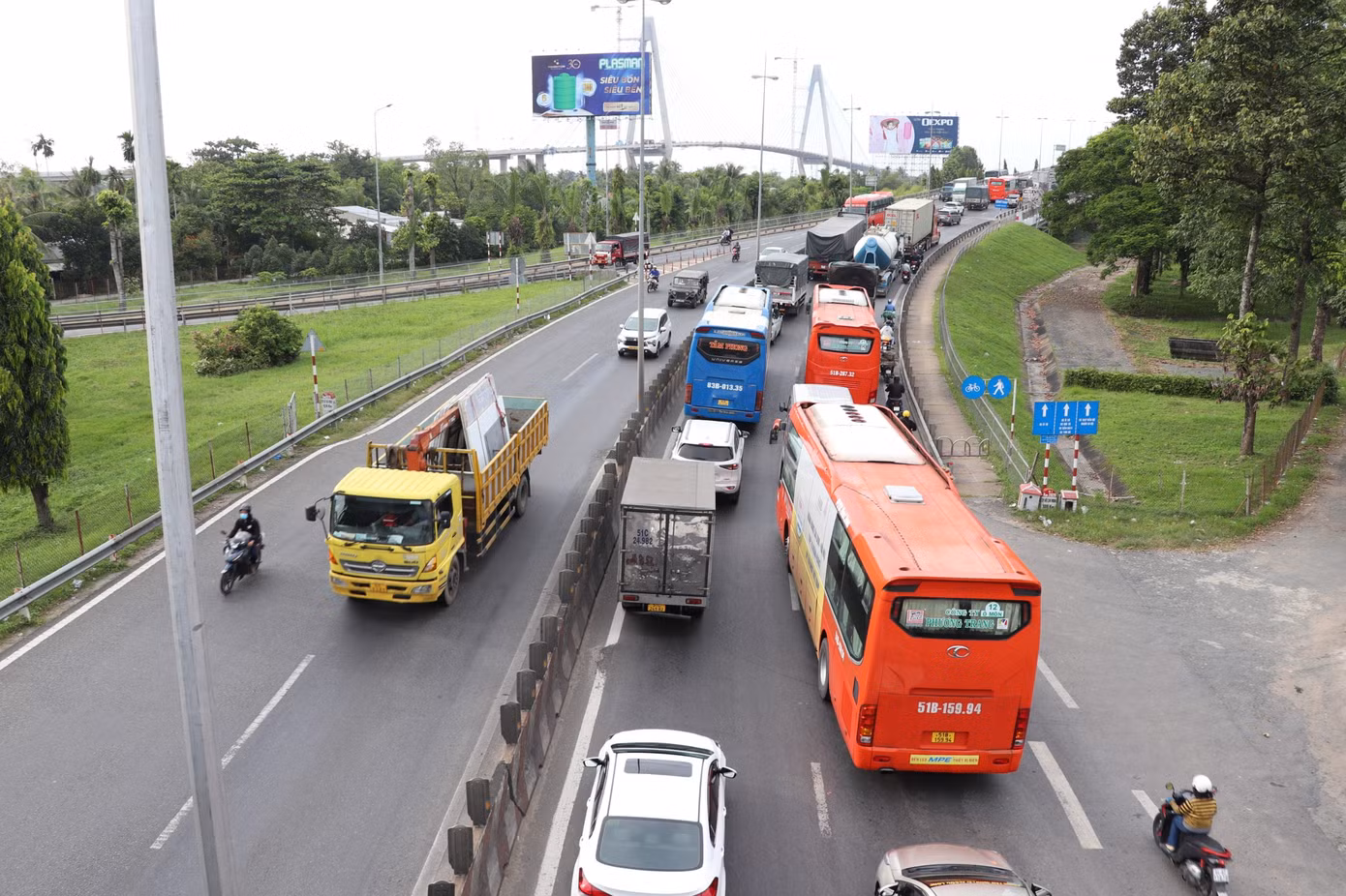 Giao thông ùn tắc hướng Vĩnh Long đi Tiền Giang. Giao thông ùn tắc hướng Vĩnh Long đi Tiền Giang.