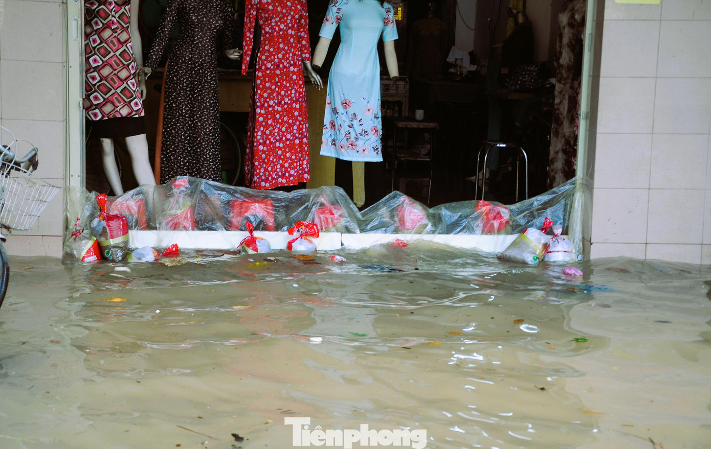 Sinh hoạt, kinh doanh của người dân gặp khó khăn.