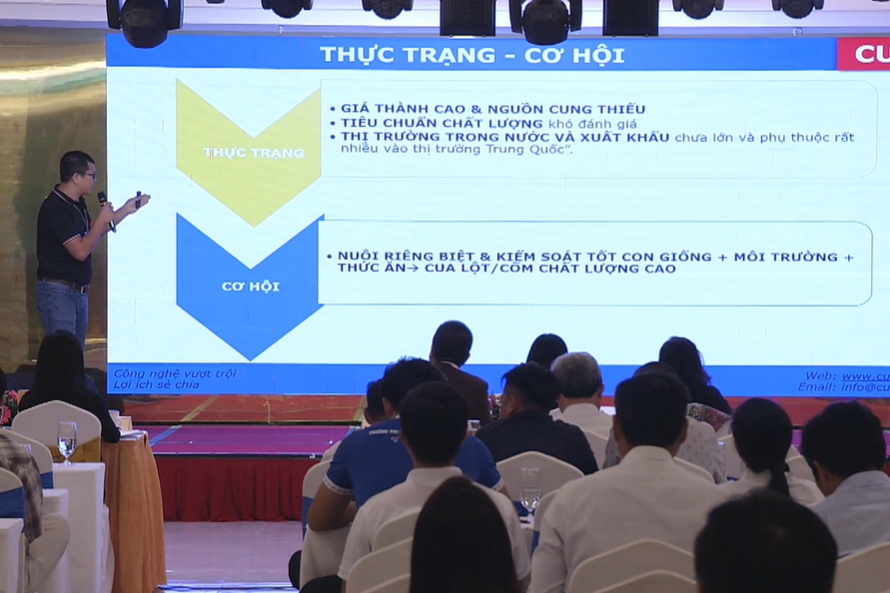 Tác giả “CUAvn – Nâng tầm Cua Việt” thuyết trình về dự án.