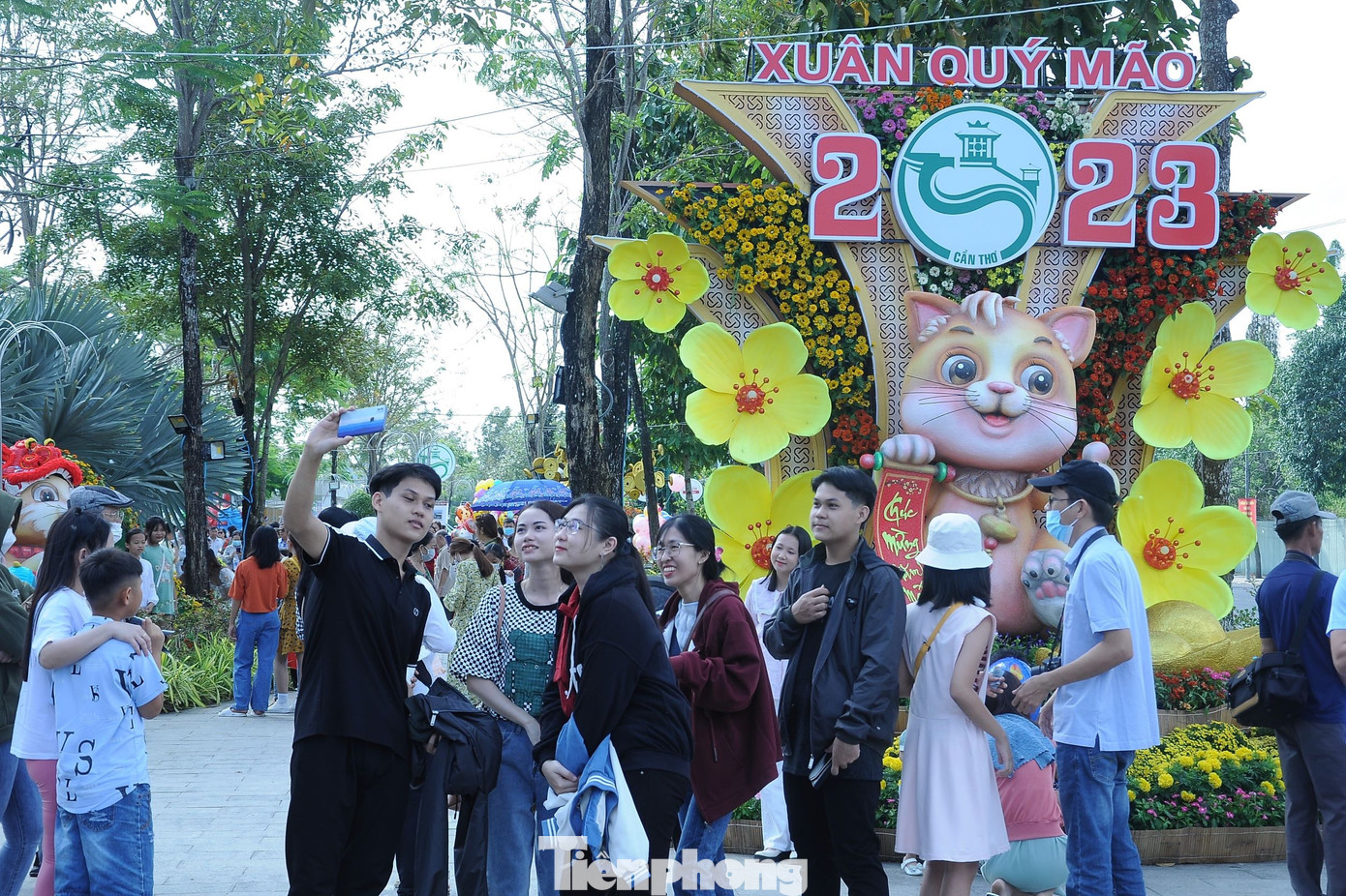 Vườn hoa nghệ thuật Cần Thơ ngày mùng 3 Tết. Ảnh: Cảnh Kỳ