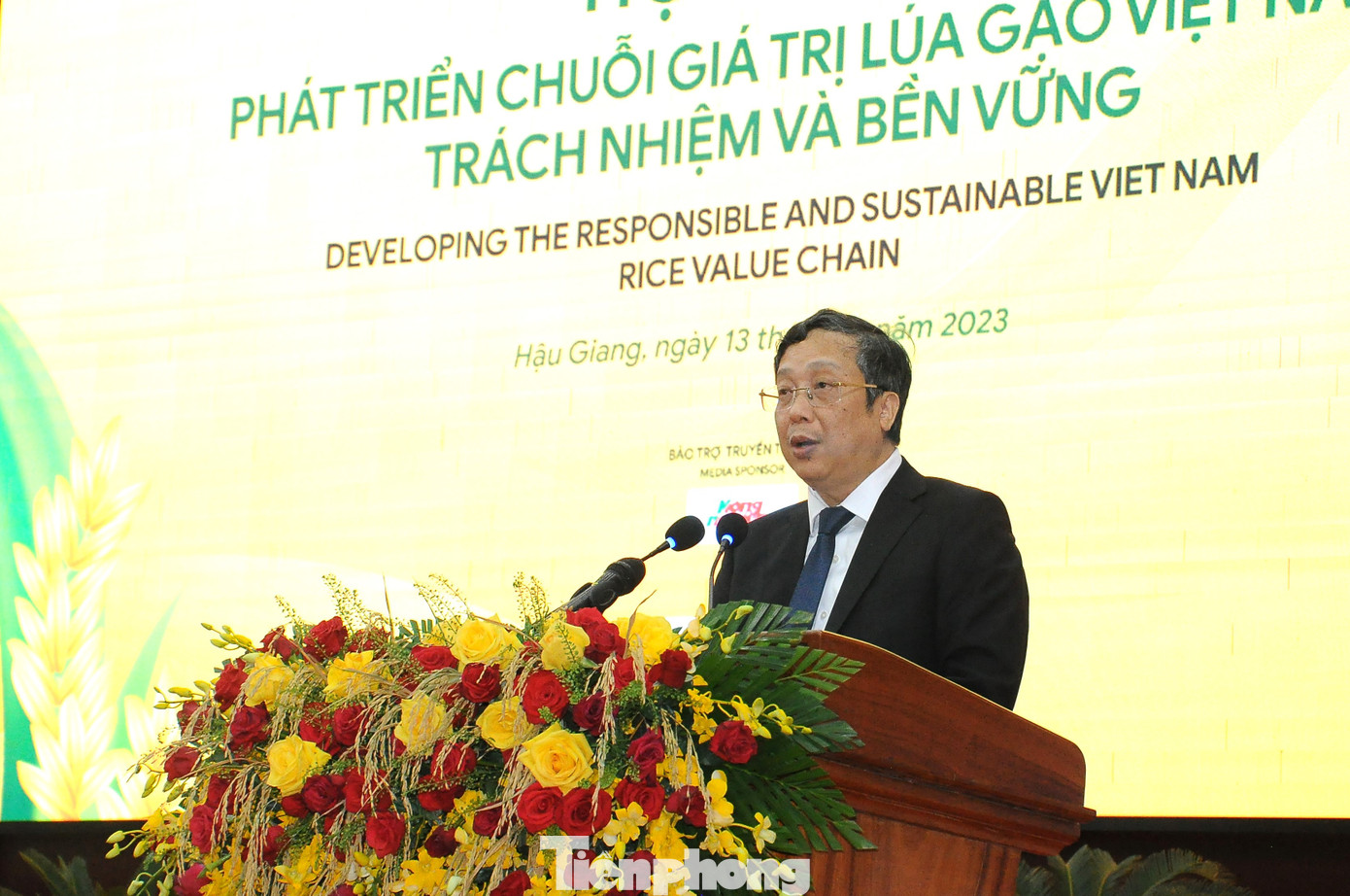 Thứ trưởng Bộ NN&amp;PTNT Hoàng Trung phát biểu tại hội thảo. Ảnh: Cảnh Kỳ.