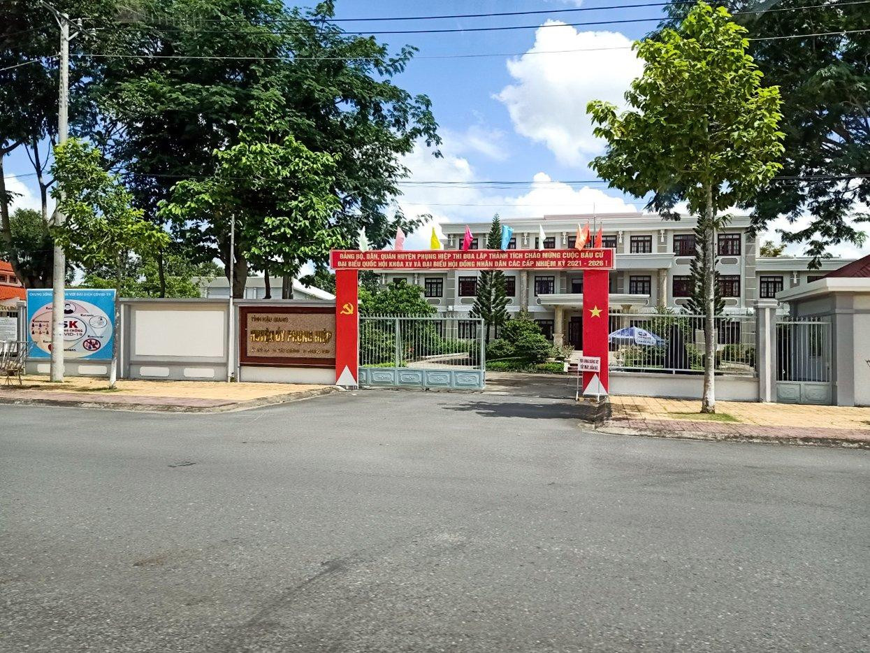 Trụ sở Huyện ủy Phụng Hiệp. Trụ sở Huyện ủy Phụng Hiệp.
