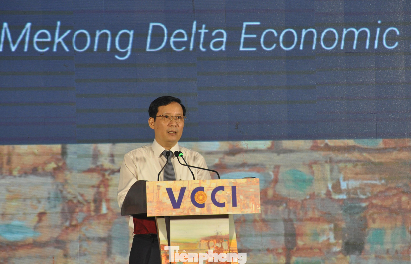 Chủ tịch VCCI Phạm Tấn Công phát biểu tại lễ công bố. Ảnh: Cảnh Kỳ Chủ tịch VCCI Phạm Tấn Công phát biểu tại lễ công bố. Ảnh: Cảnh Kỳ