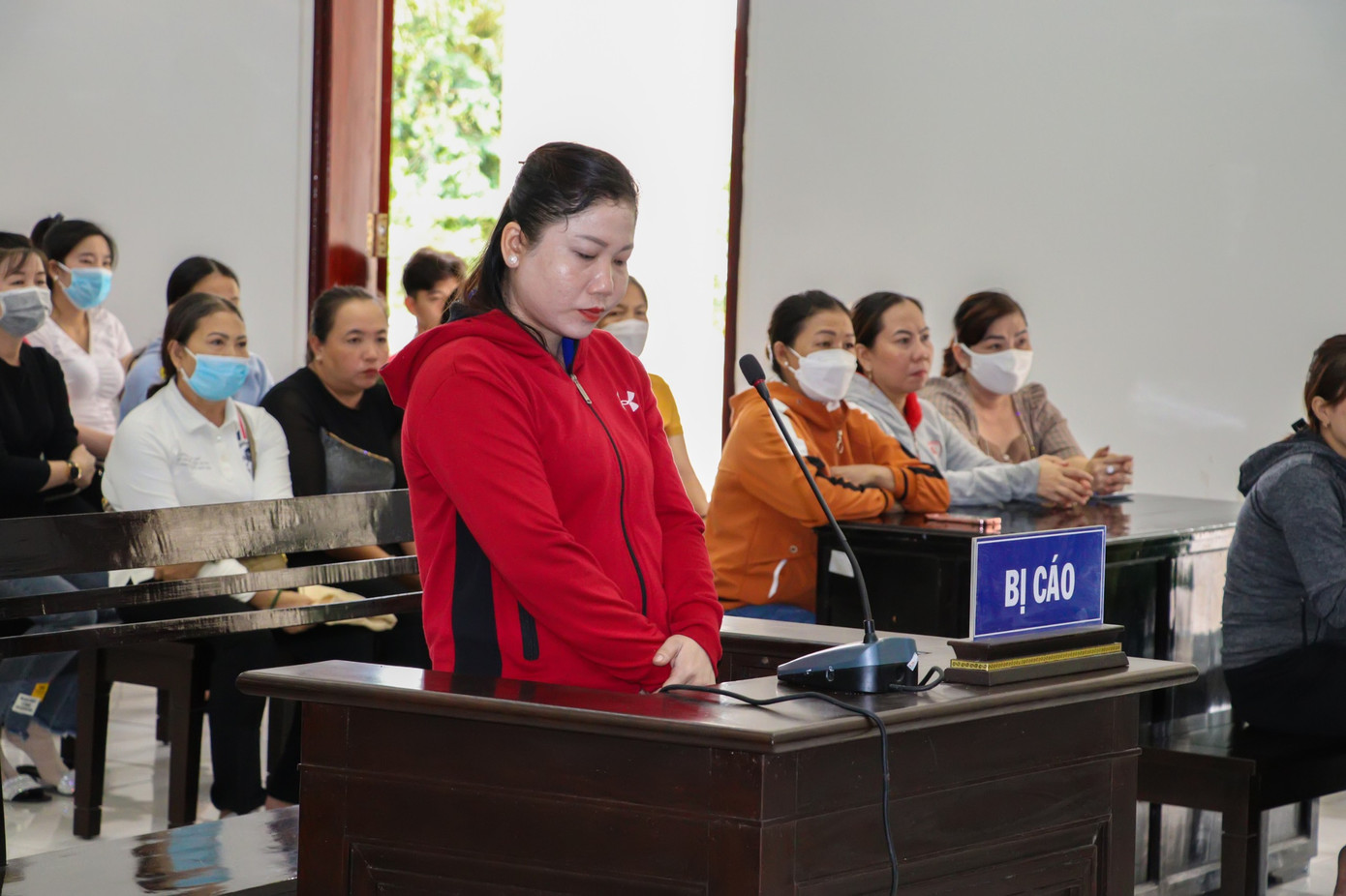 Bị cáo Võ Thị Huyền Trang tại tòa. Bị cáo Võ Thị Huyền Trang tại tòa.