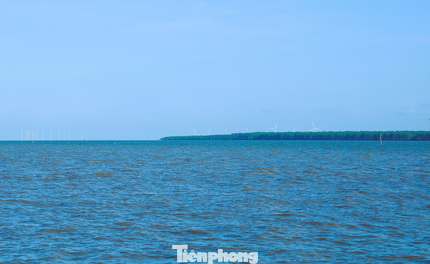 Trên tuyến hành lang ven biển sẽ có cầu cửa Cung Hầu (1 trong 9 cửa sông Cửu Long), bắc qua sông Cổ Chiên tại xã Long Hòa, huyện Châu Thành, tỉnh Trà Vinh. Ảnh: CK. Trên tuyến hành lang ven biển sẽ có cầu cửa Cung Hầu (1 trong 9 cửa sông Cửu Long), bắc qua sông Cổ Chiên tại xã Long Hòa, huyện Châu Thành, tỉnh Trà Vinh. Ảnh: CK.