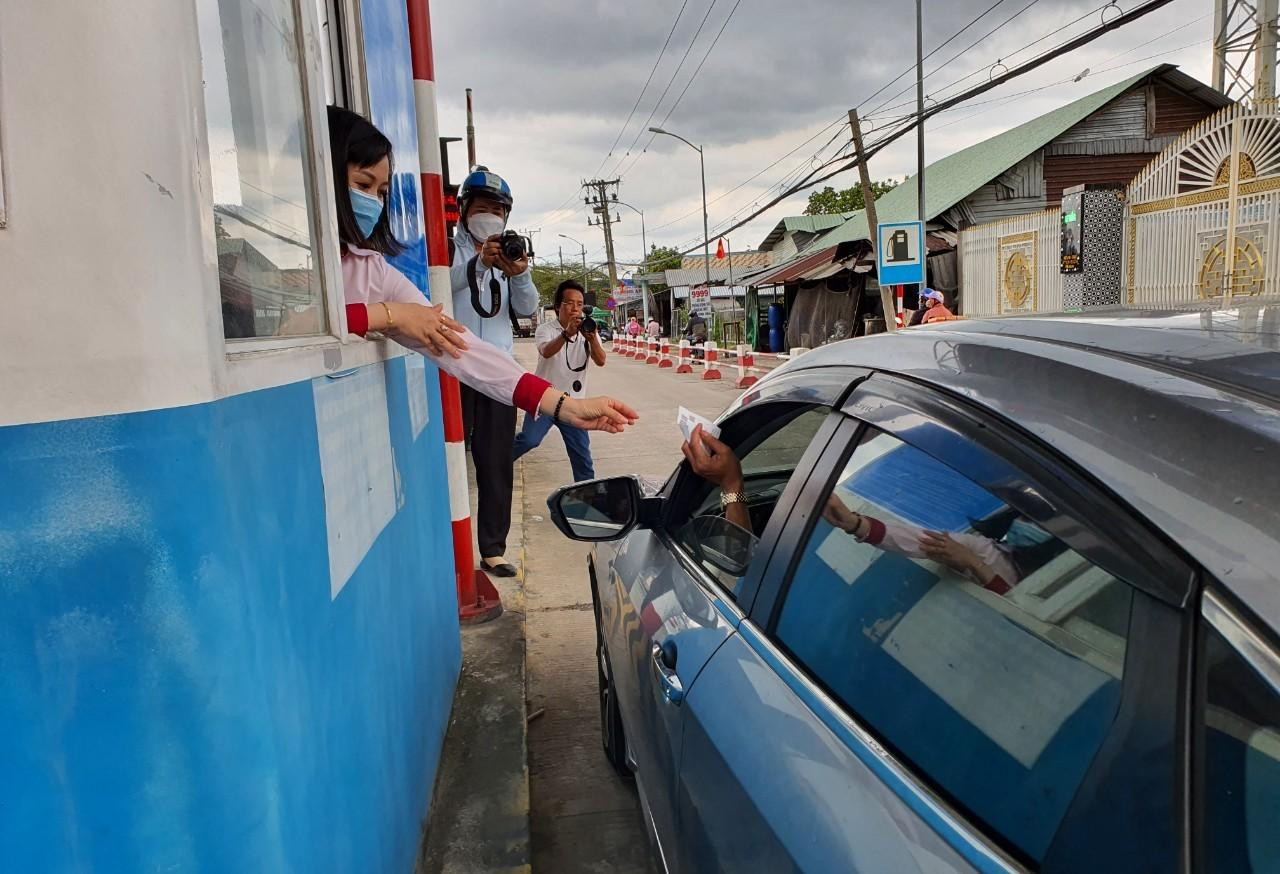 Tiến hành thu phí thử nghiệm. Tiến hành thu phí thử nghiệm.