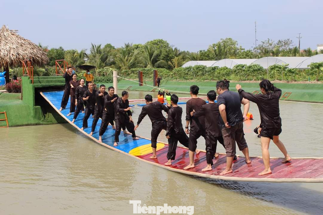 Tại Cần Thơ nói riêng và miền Tây nói chung, những năm gần đây xuất hiện nhiều điểm du lịch sinh thái, miệt vườn, du lịch cộng đồng. Tại Cần Thơ nói riêng và miền Tây nói chung, những năm gần đây xuất hiện nhiều điểm du lịch sinh thái, miệt vườn, du lịch cộng đồng.