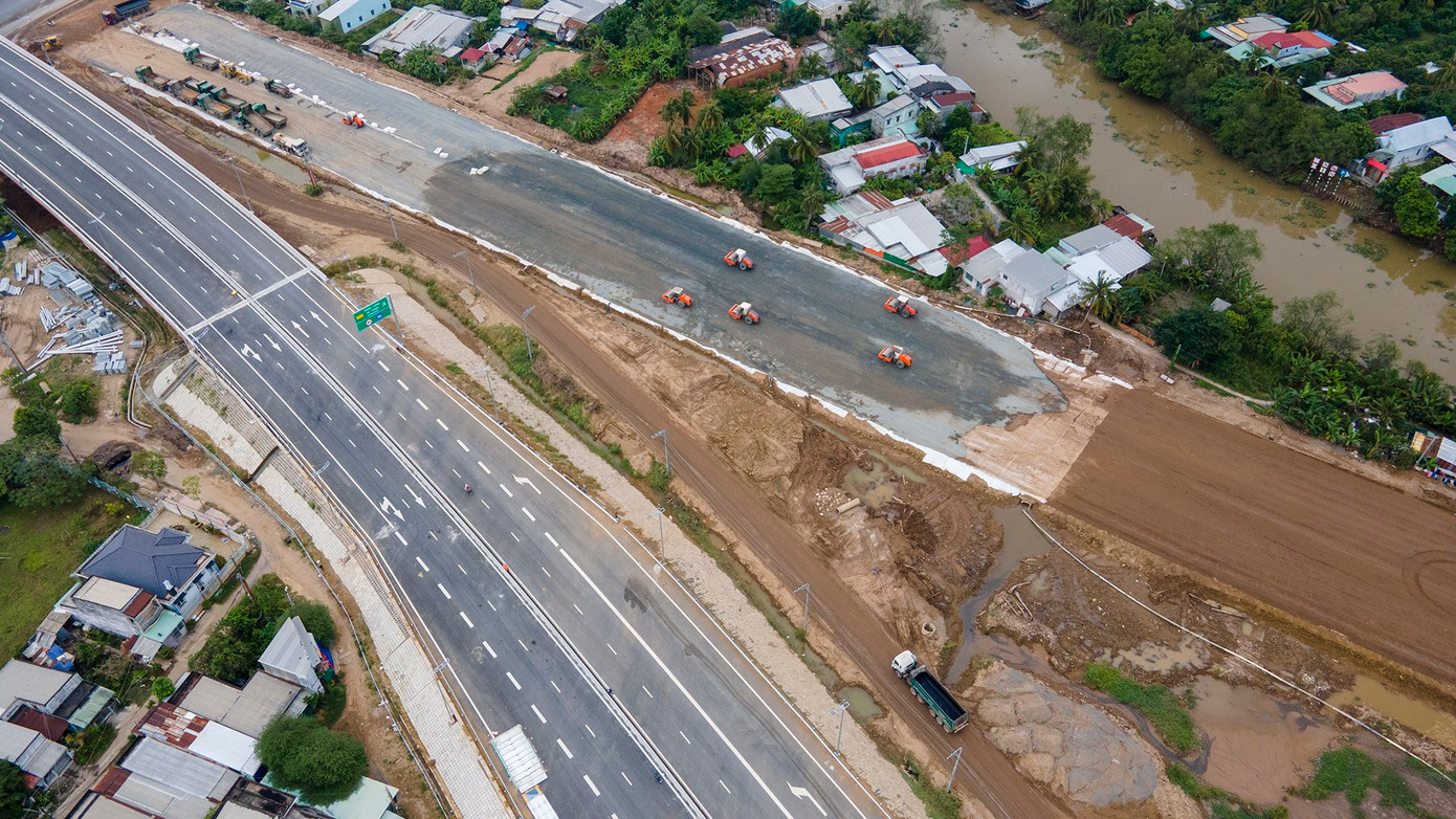 Dự án góp phần giải quyết nhu cầu vận tải khi tuyến Quốc lộ 1 đã quá tải, thúc đẩy phát triển kinh tế, đảm bảo quốc phòng an ninh của các tỉnh ĐBSCL nói riêng và cả nước nói chung, từng bước hoàn chỉnh mạng đường bộ cao tốc theo quy hoạch.