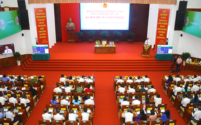 Quang cảnh kỳ họp.