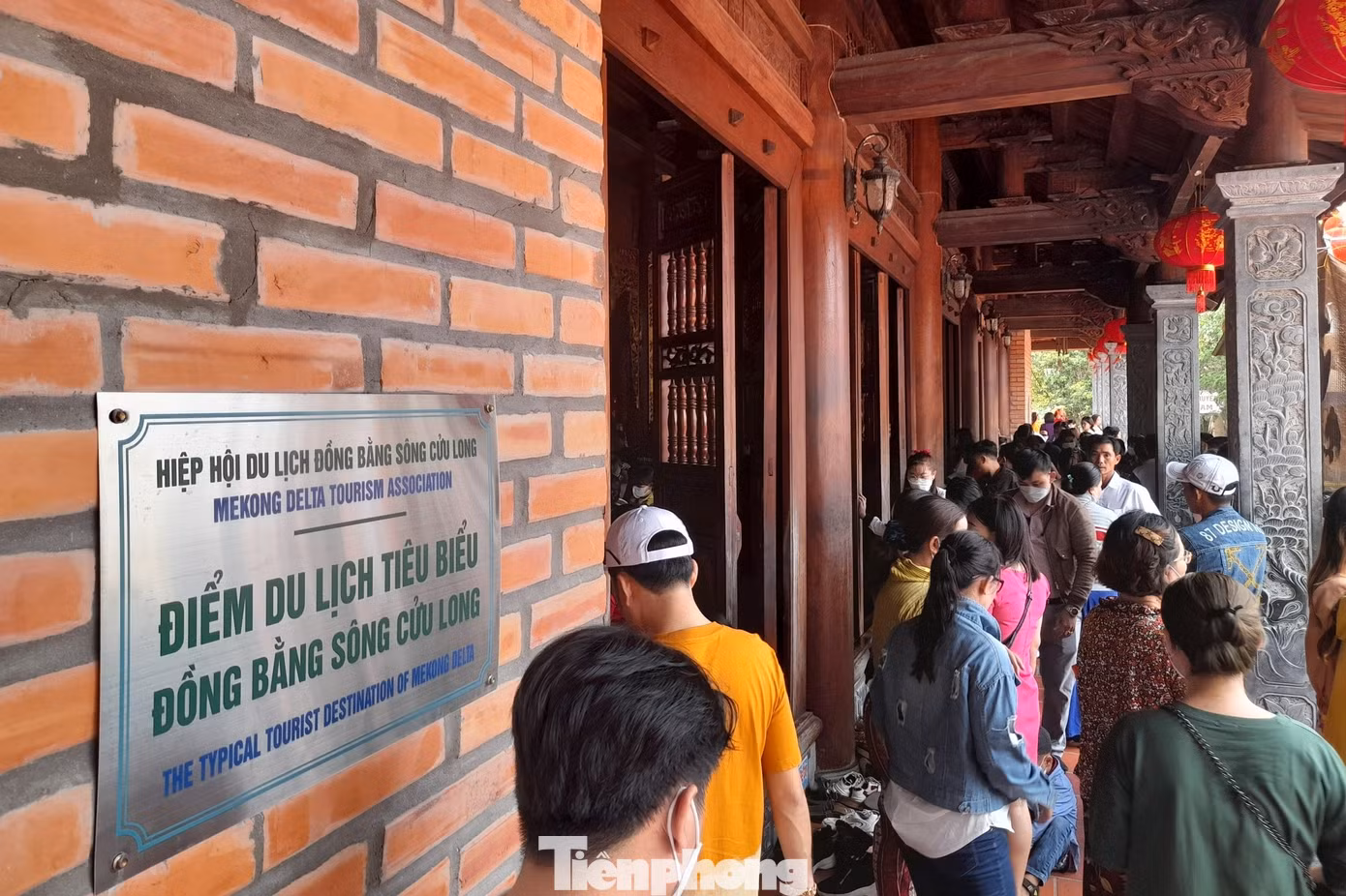 Thiền viện Trúc Lâm Phương Nam được xây dựng năm 2013 và khánh thành năm 2014. Đây là một trong những điểm du lịch tiêu biểu tại Cần Thơ và Đồng bằng sông Cửu Long.