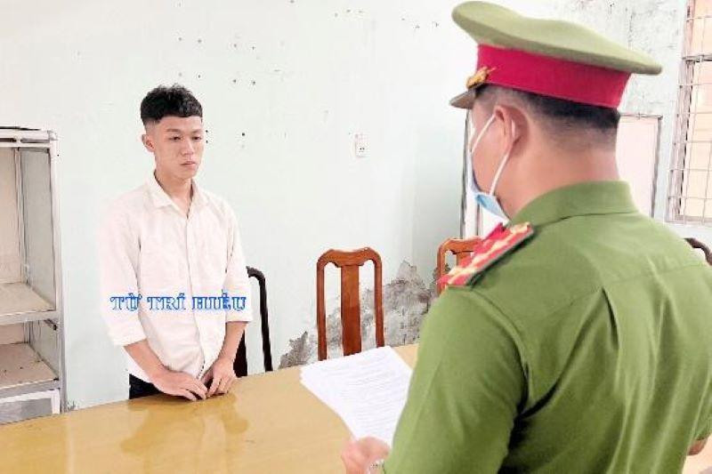 Tống đạt các quyết định đối với Thông, Thiện, Hiếu.