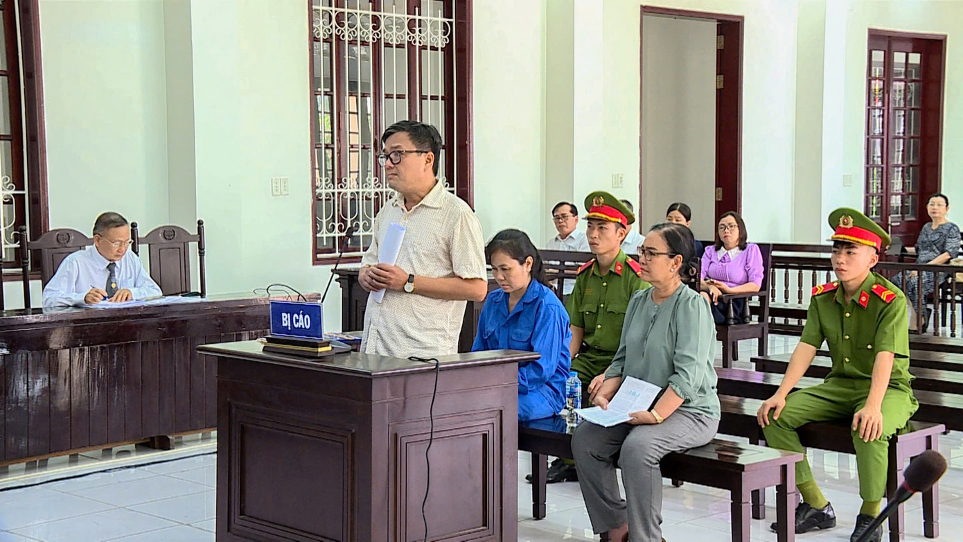 Các bị cáo tại tòa. Các bị cáo tại tòa.