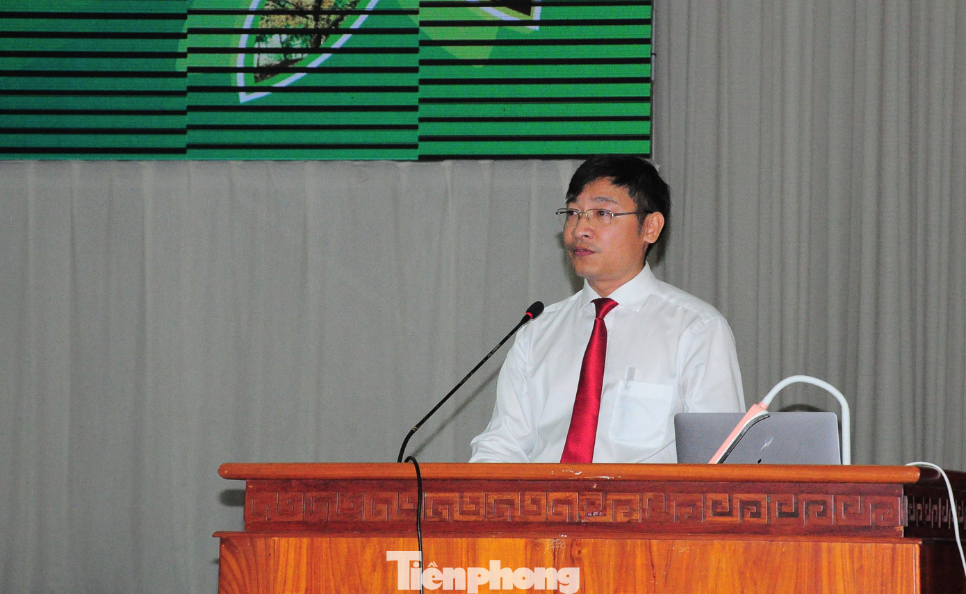 Ông Lê Hoàng Xuyên - Chủ tịch UBND thành phố Ngã Bảy phát biểu tại hội thảo. Ông Lê Hoàng Xuyên - Chủ tịch UBND thành phố Ngã Bảy phát biểu tại hội thảo.