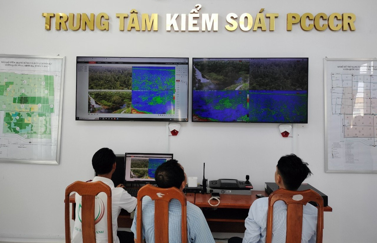 Trung tâm Kiểm soát phòng cháy chữa cháy rừng Cà Mau. Trung tâm Kiểm soát phòng cháy chữa cháy rừng Cà Mau.