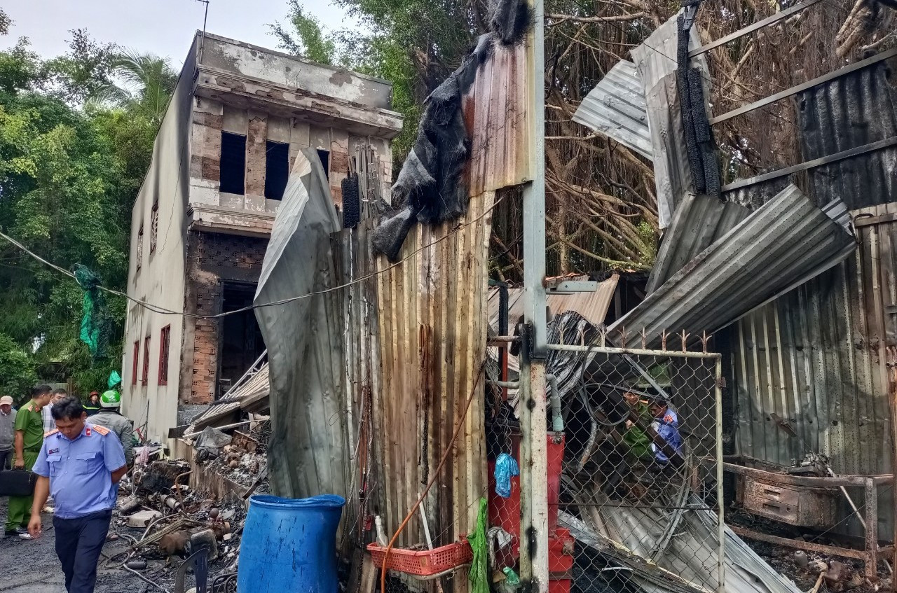 Hiện trường vụ cháy. Hiện trường vụ cháy.