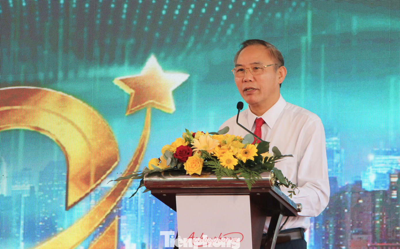 Thứ trưởng Bộ NN&PTNT - Phùng Đức Tiến phát biểu tại sự kiện. Thứ trưởng Bộ NN&PTNT - Phùng Đức Tiến phát biểu tại sự kiện.