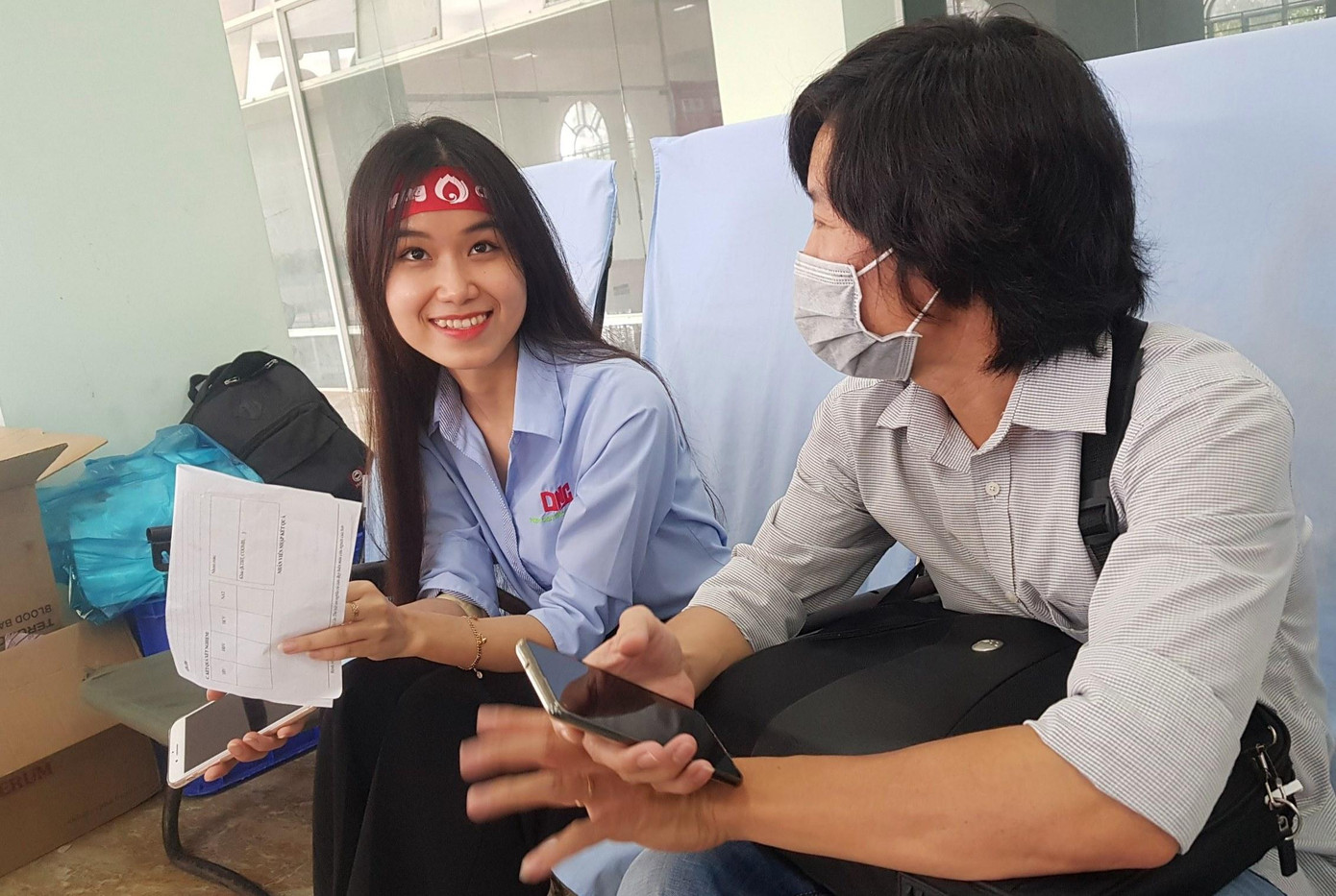 Anh Đào chia sẻ với PV sau khi hiến máu Anh Đào chia sẻ với PV sau khi hiến máu