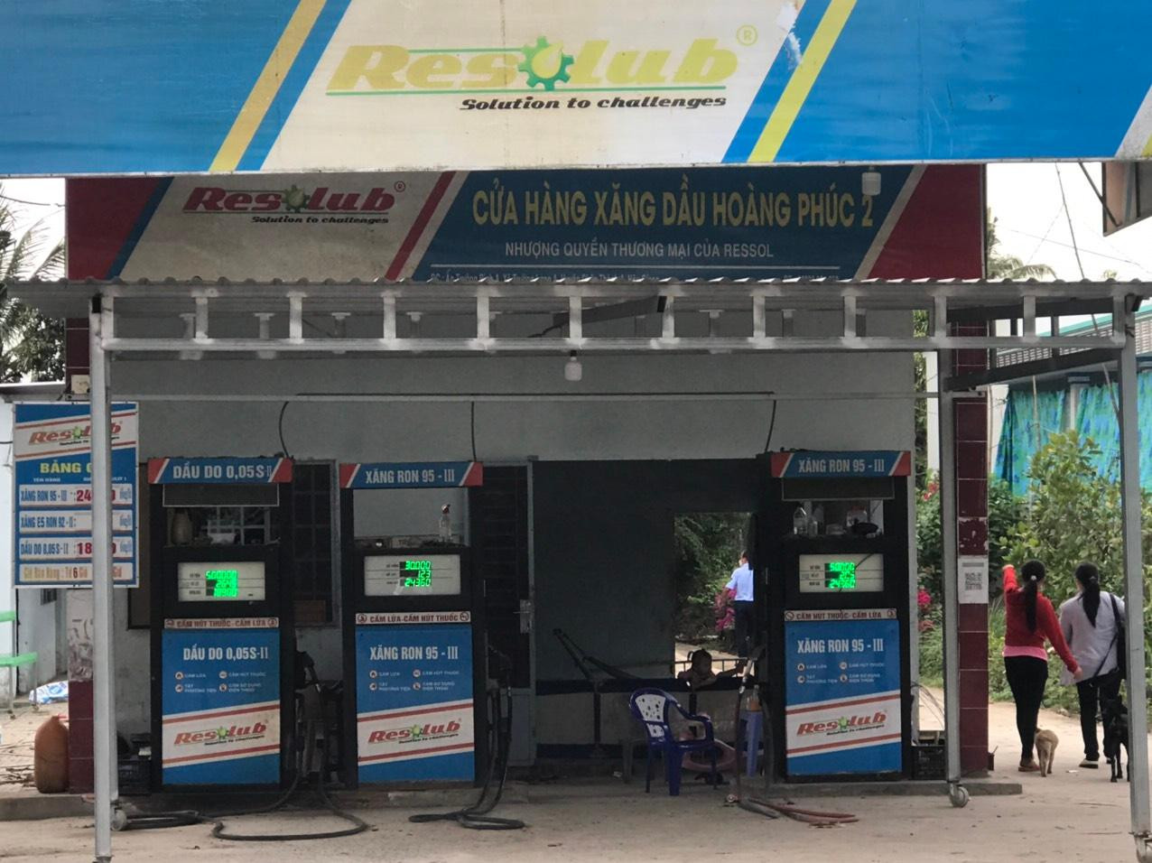 Một cửa hàng chưa cung cấp được hóa đơn, chứng từ xăng dầu đang kinh doanh tại Hậu Giang.