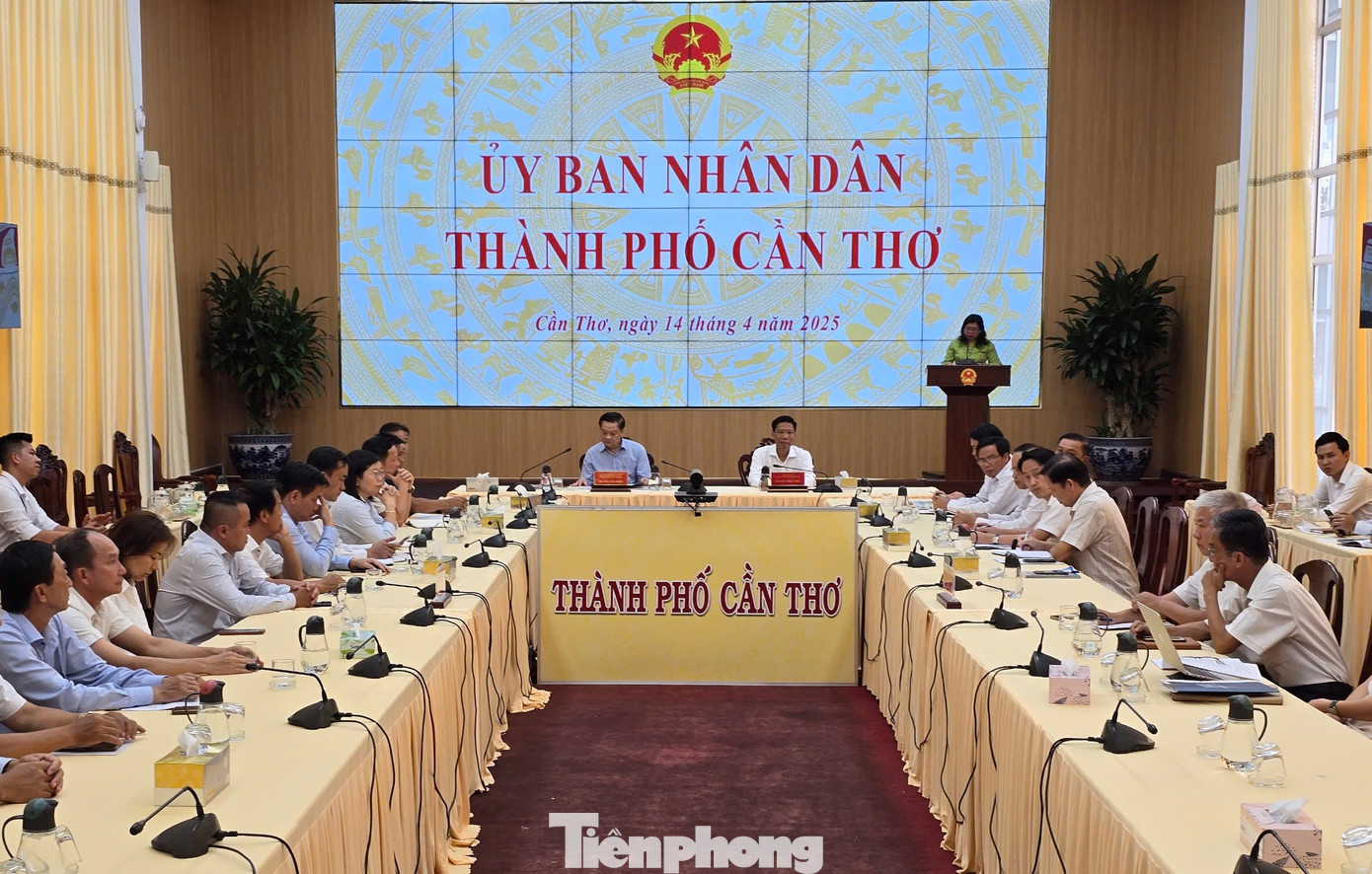 Quang cảnh cuộc họp. Ảnh: CK.