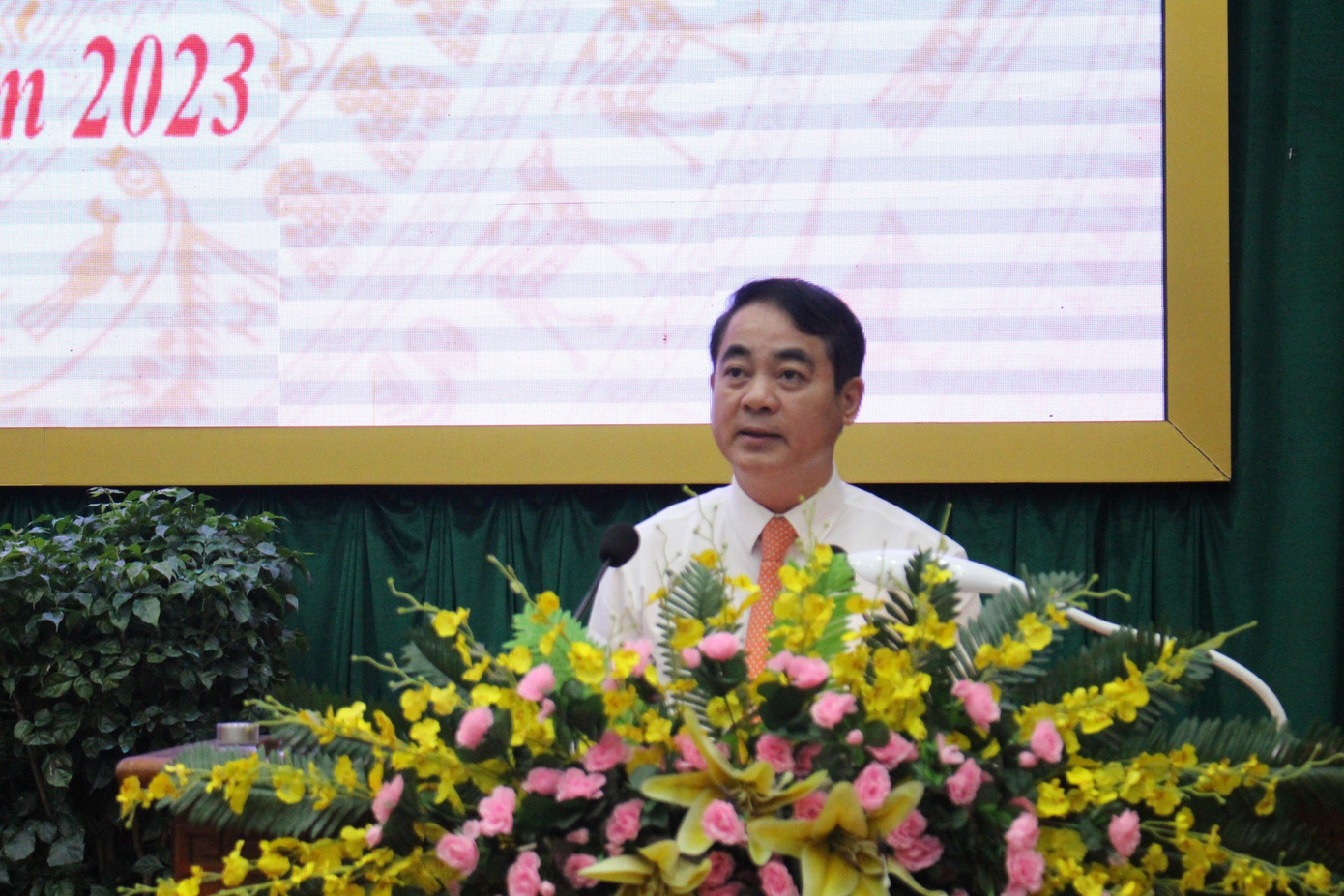 Bí thư Tỉnh ủy Hậu Giang Nghiêm Xuân Thành phát biểu tại hội nghị. Bí thư Tỉnh ủy Hậu Giang Nghiêm Xuân Thành phát biểu tại hội nghị.