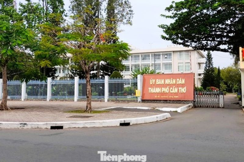 Chủ tịch UBND thành phố Cần Thơ chỉ đạo thực hiện nghiêm việc chuyển đổi vị trí công tác.