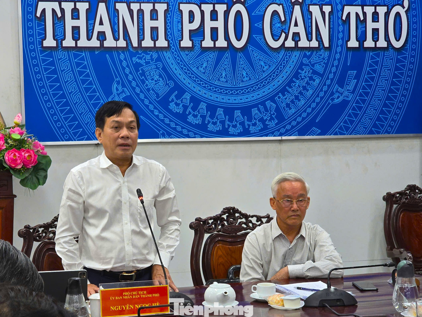 Ông Nguyễn Ngọc Hè - Phó Chủ tịch UBND TP. Cần Thơ - kiến nghị tại cuộc họp. Ảnh: CK. Ông Nguyễn Ngọc Hè - Phó Chủ tịch UBND TP. Cần Thơ - kiến nghị tại cuộc họp. Ảnh: CK.