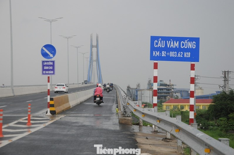 Cầu Vàm Cống bắc qua sông Hậu (nối TP Cần Thơ với tỉnh Đồng Tháp), trên tuyến Cao Lãnh - Lộ Tẻ - Rạch Sỏi. Ảnh: Cảnh Kỳ Cầu Vàm Cống bắc qua sông Hậu (nối TP Cần Thơ với tỉnh Đồng Tháp), trên tuyến Cao Lãnh - Lộ Tẻ - Rạch Sỏi. Ảnh: Cảnh Kỳ