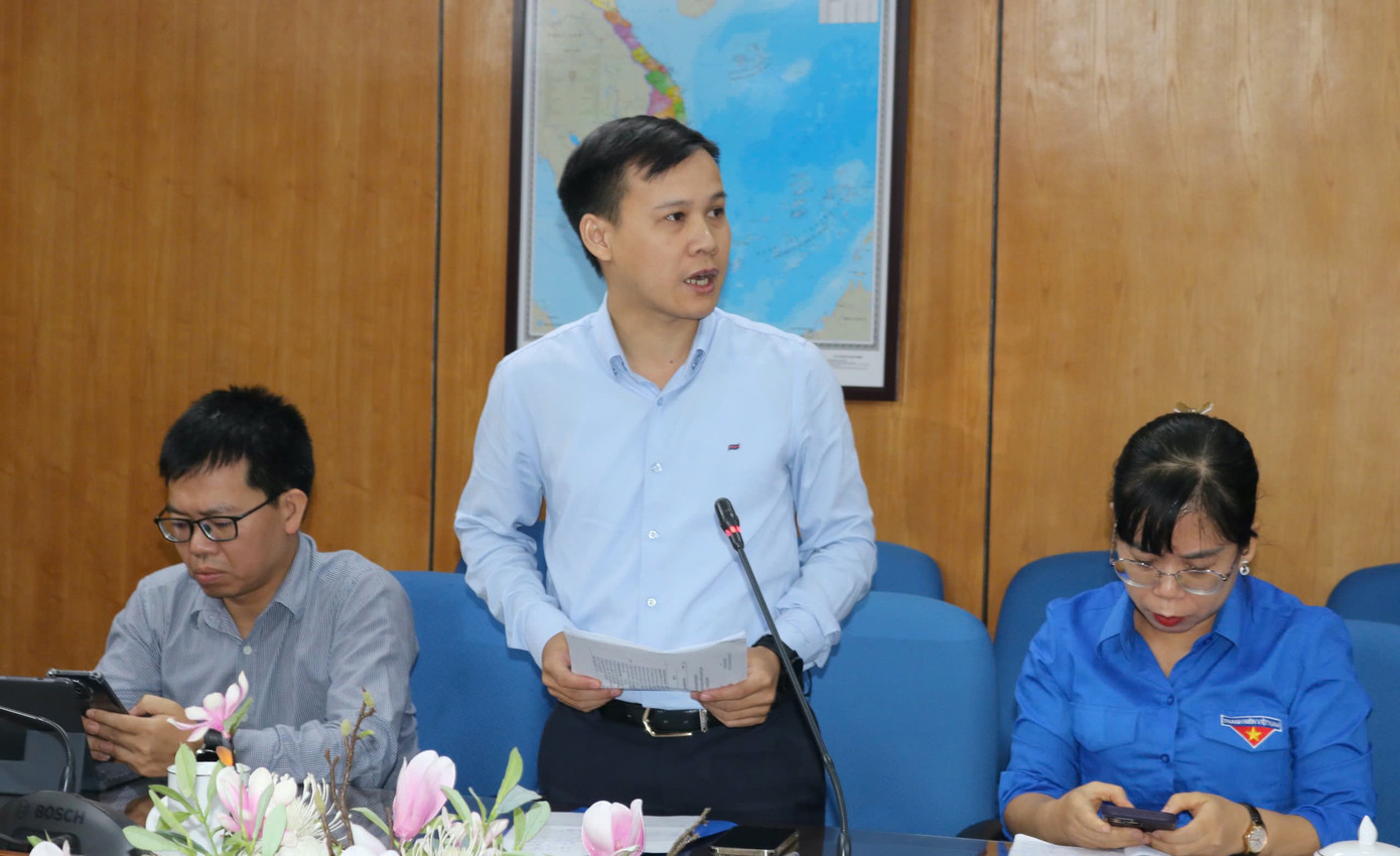 Đại biểu trao đổi tại hội nghị. Đại biểu trao đổi tại hội nghị.