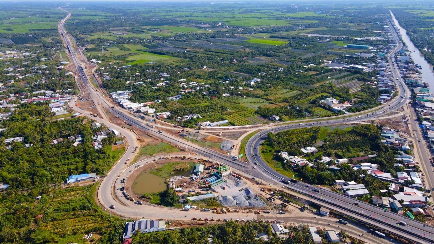 Khu vực nút giao cuối tuyến cao tốc Mỹ Thuận - Cần Thơ. Khu vực nút giao cuối tuyến cao tốc Mỹ Thuận - Cần Thơ.