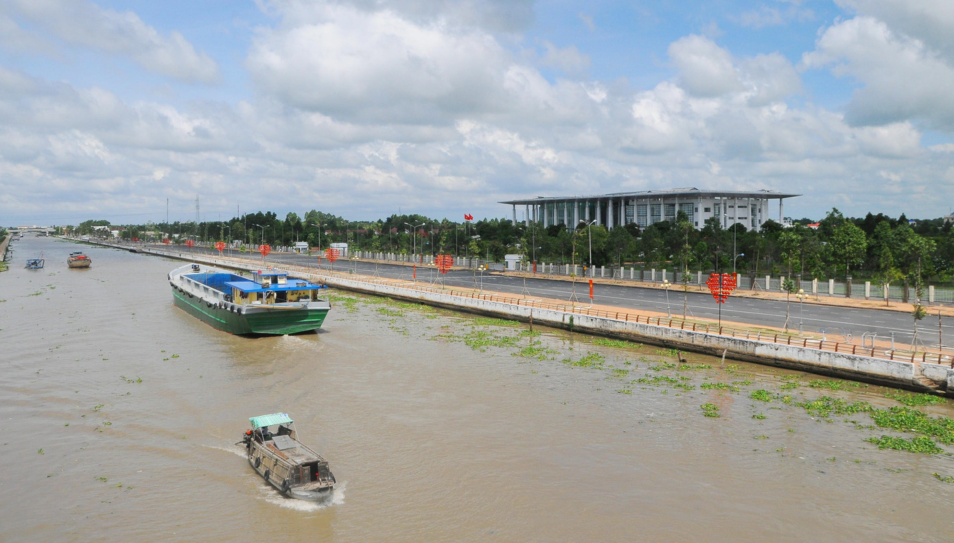 Kênh xáng Xà No đoạn qua thành phố Vị Thanh, Hậu Giang. Ảnh: Cảnh Kỳ