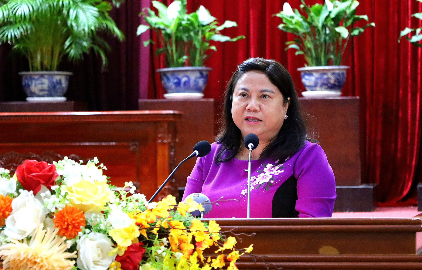 Giám đốc Sở LĐ-TB&amp;XH Cần Thơ - Trần Thị Xuân Mai báo cáo tại hội nghị.