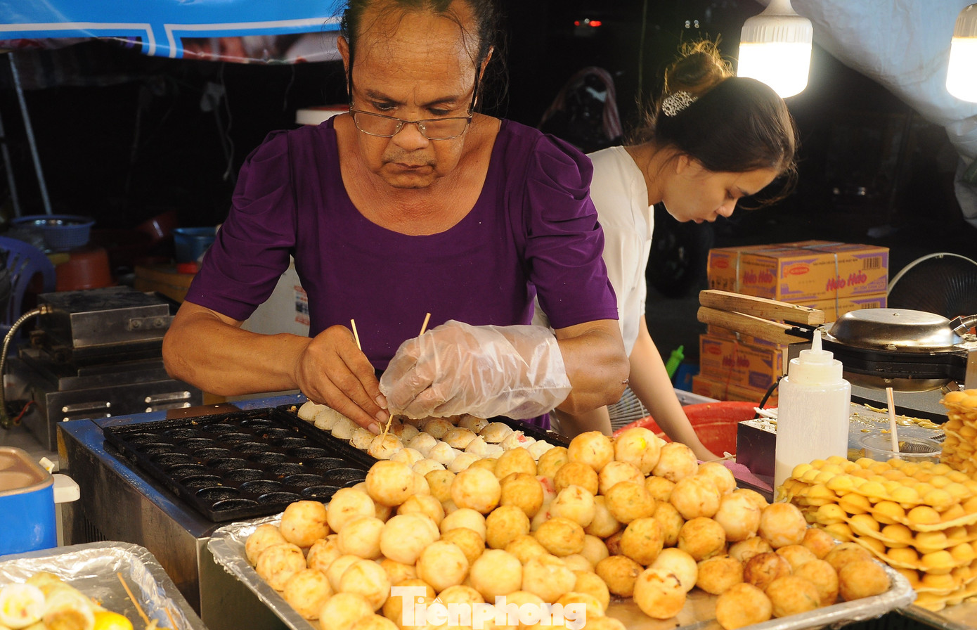 Rất nhiều loại bánh từ nhiều địa phương trong cả nước hội tụ về lễ hội.
