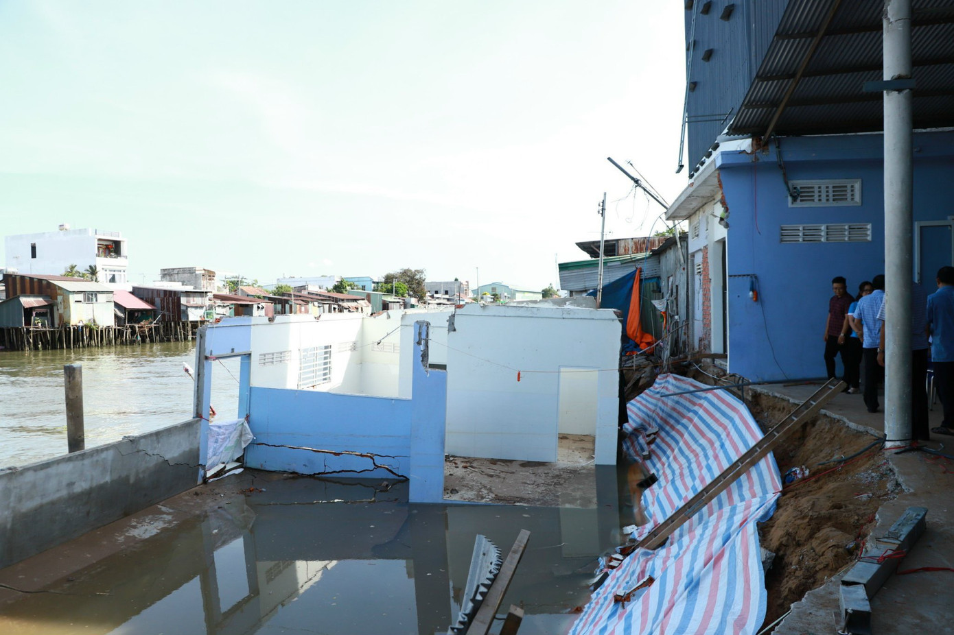 Hiện trường vụ sạt lở ở quận Thốt Nốt.