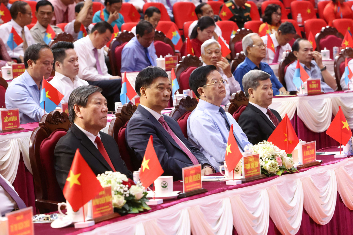 Đại biểu dự lễ kỷ niệm. Đại biểu dự lễ kỷ niệm.