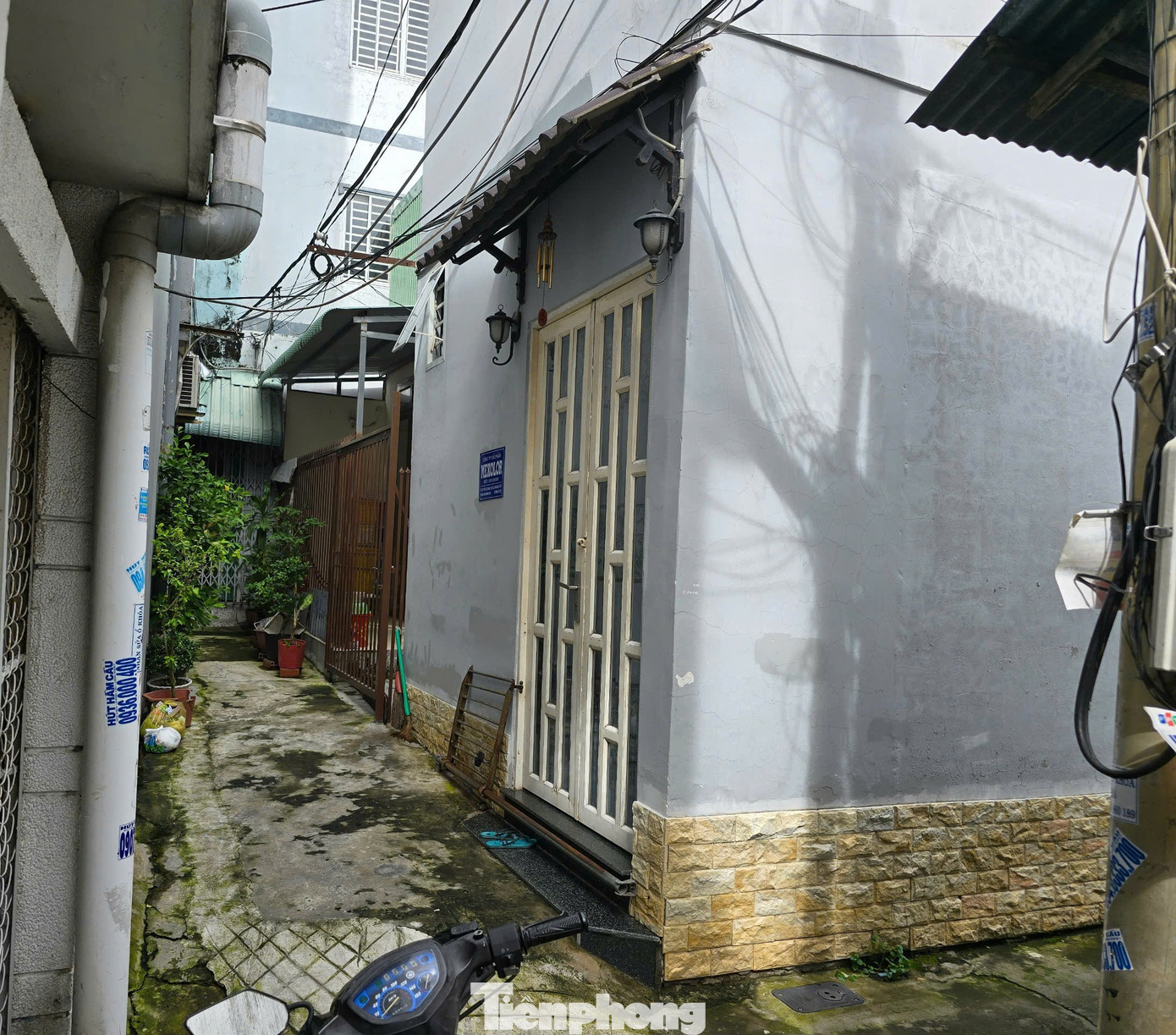 Trụ sở Công ty Mekolor gần cuối hẻm.