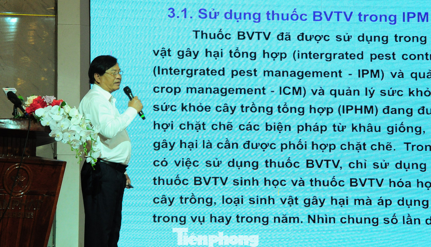 Ông Nguyễn Văn Sơn - Chủ tịch Hội Doanh nghiệp sản xuất và kinh doanh thuốc BVTV Việt Nam cho rằng, việc sử dụng thuốc BVTV an toàn, hiệu quả là một trong những vấn đề cấp thiết. Ông Nguyễn Văn Sơn - Chủ tịch Hội Doanh nghiệp sản xuất và kinh doanh thuốc BVTV Việt Nam cho rằng, việc sử dụng thuốc BVTV an toàn, hiệu quả là một trong những vấn đề cấp thiết.