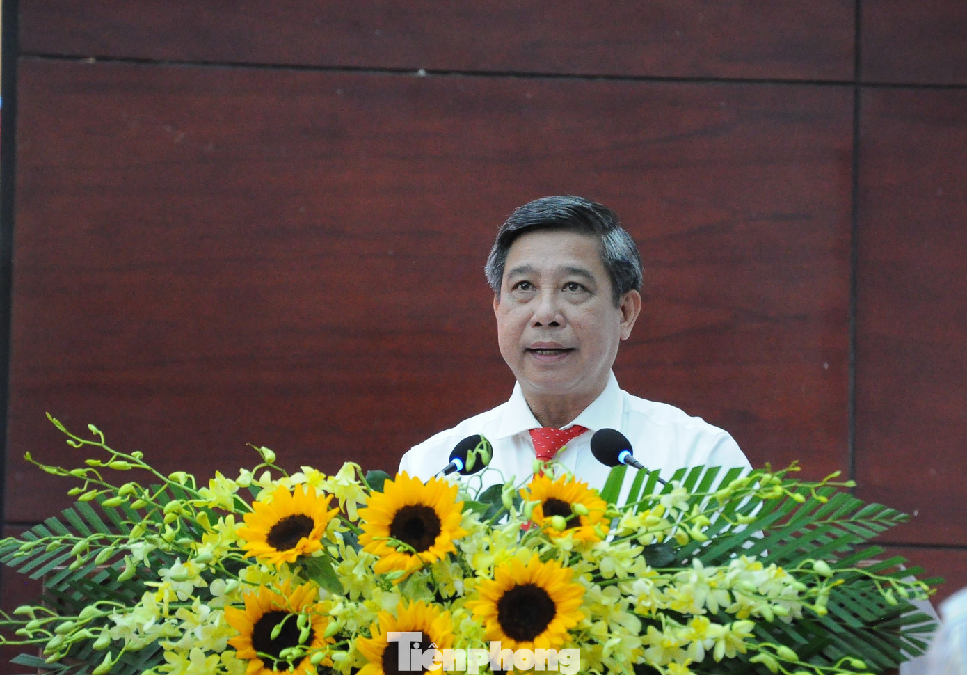 Chủ tịch UBND tỉnh Hậu Giang Đồng Văn Thanh. Chủ tịch UBND tỉnh Hậu Giang Đồng Văn Thanh.