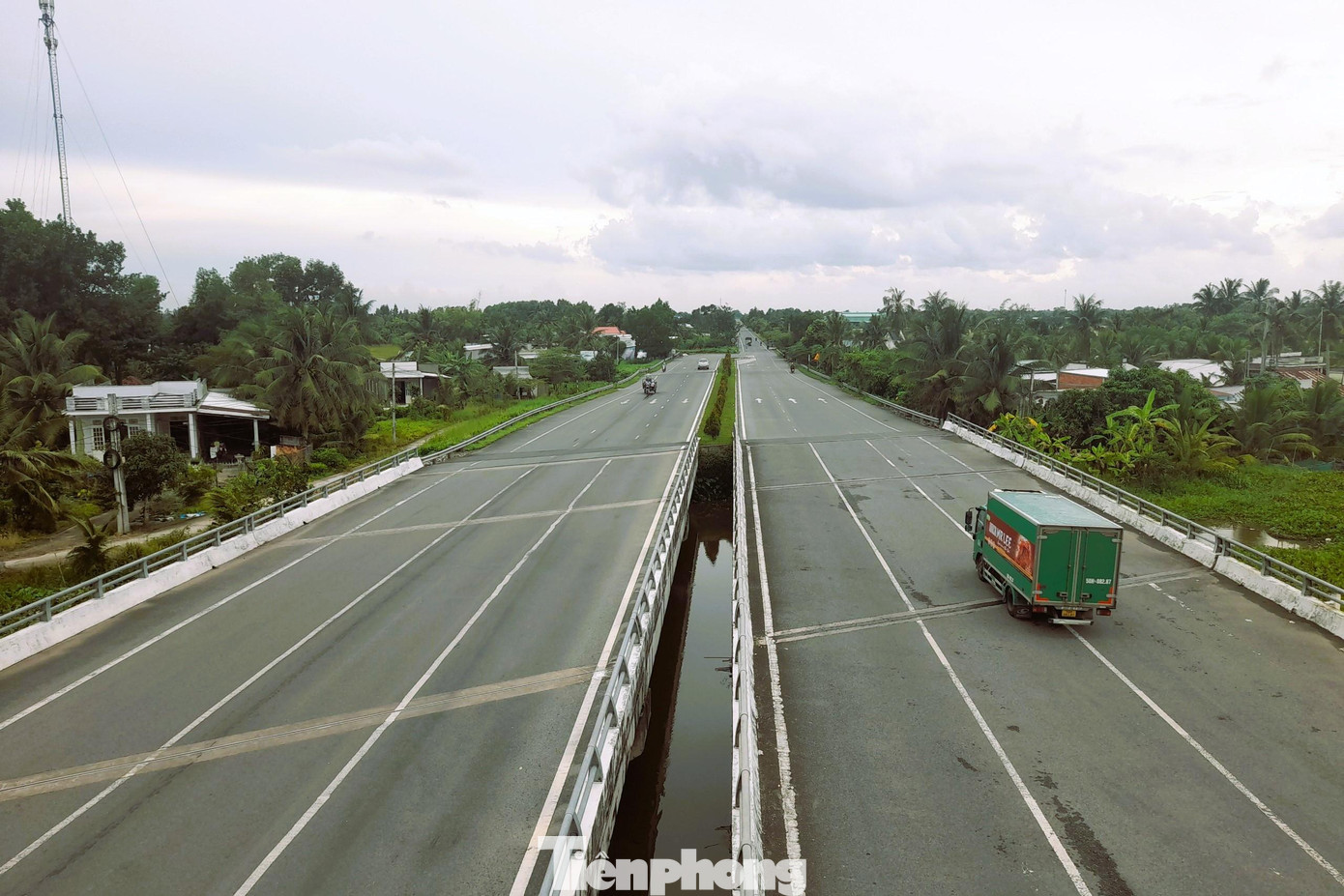 Dự án cao tốc Châu Đốc - Cần Thơ - Sóc Trăng là dự án cao tốc dài nhất miền Tây hiện nay (ảnh minh họa: CK). Dự án cao tốc Châu Đốc - Cần Thơ - Sóc Trăng là dự án cao tốc dài nhất miền Tây hiện nay (ảnh minh họa: CK).