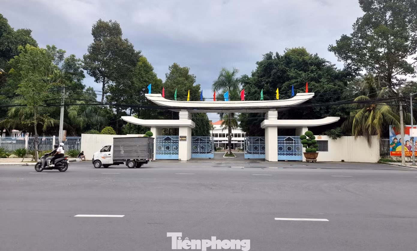 Dãy nhà nghỉ công vụ phía sau trụ sở Thành ủy Cần Thơ được đề xuất cải tạo để bố trí nhà ở công vụ cho cán bộ sau sáp nhập. Dãy nhà nghỉ công vụ phía sau trụ sở Thành ủy Cần Thơ được đề xuất cải tạo để bố trí nhà ở công vụ cho cán bộ sau sáp nhập.