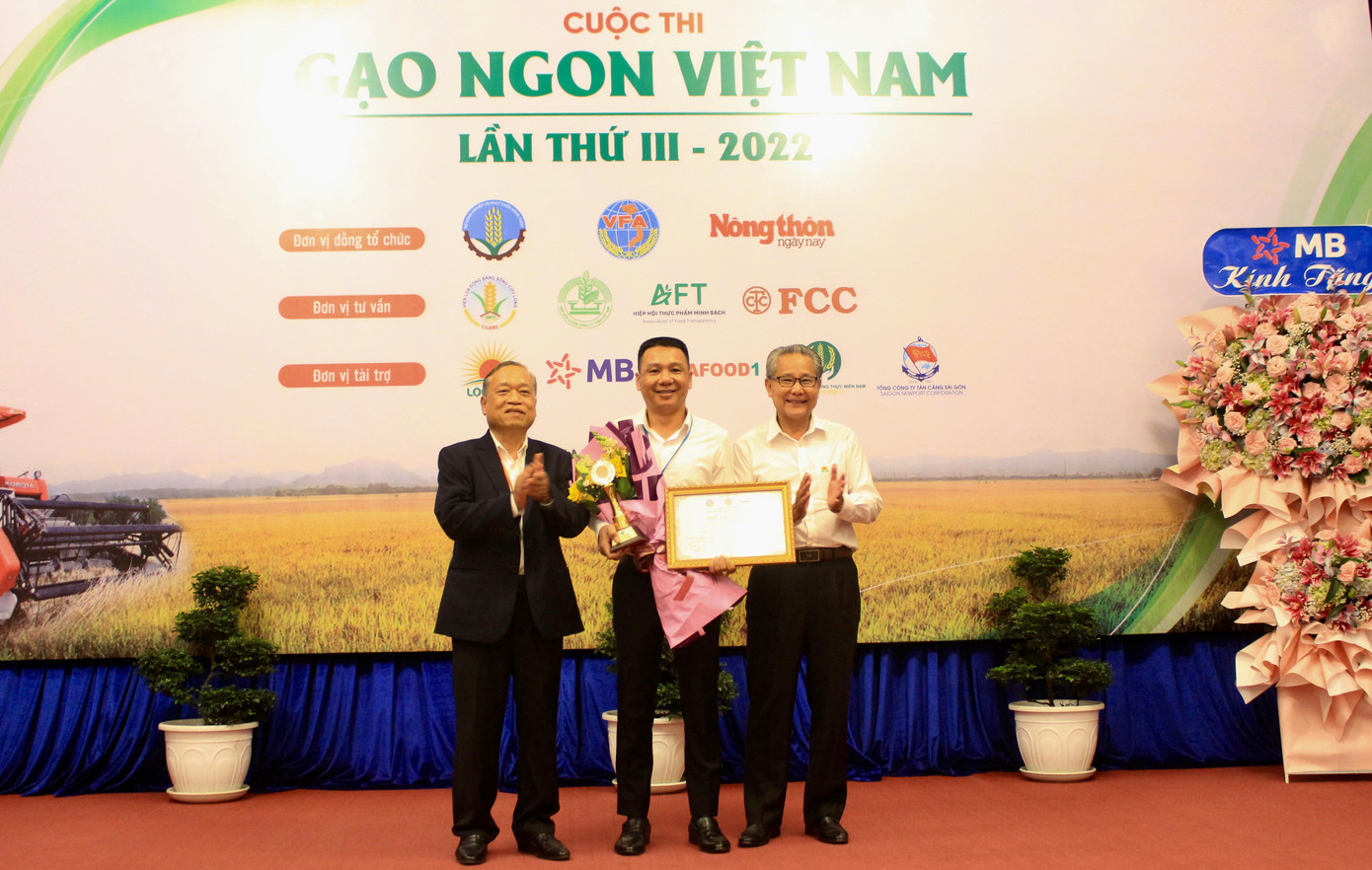 Trao giải Nhất cho gạo TBR39 của Công ty CP Tập đoàn ThaiBinh Seed.