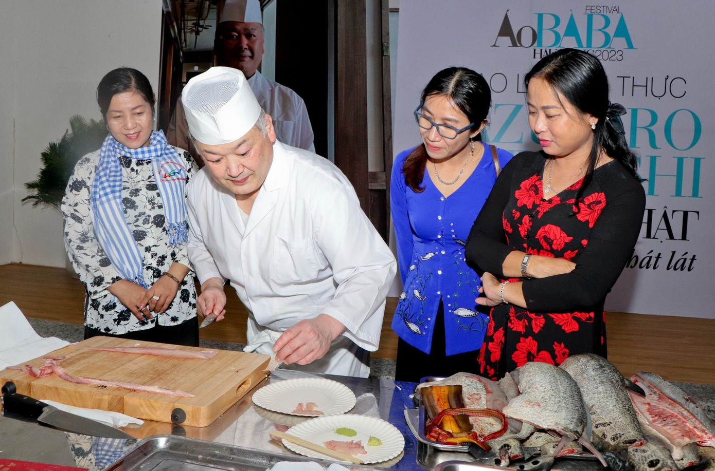 Thông qua việc xử lý, chế biến cá thát lát và lươn, đầu bếp Kazuhiro Matsuishi đã giới thiệu về nghệ thuật thưởng thức các món ăn của người Nhật Bản, đồng thời giới thiệu phương pháp đông lạnh cá tươi do ông tự nghiên cứu. Phương pháp này giúp đông lạnh cá mà không làm tổn thương cấu trúc mô. Cá sau khi rã đông và chế biến vẫn giữ hương vị tươi ngon, cảm giác khi ăn hoàn toàn như cá tươi.
