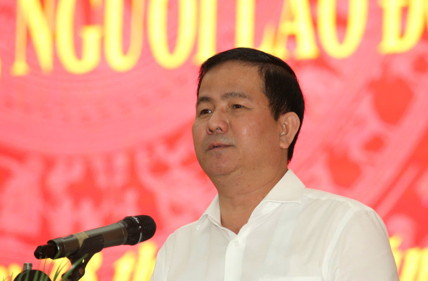 Ông Trần Văn Huyến - Chủ tịch UBND tỉnh Hậu Giang phát biểu. Ông Trần Văn Huyến - Chủ tịch UBND tỉnh Hậu Giang phát biểu.