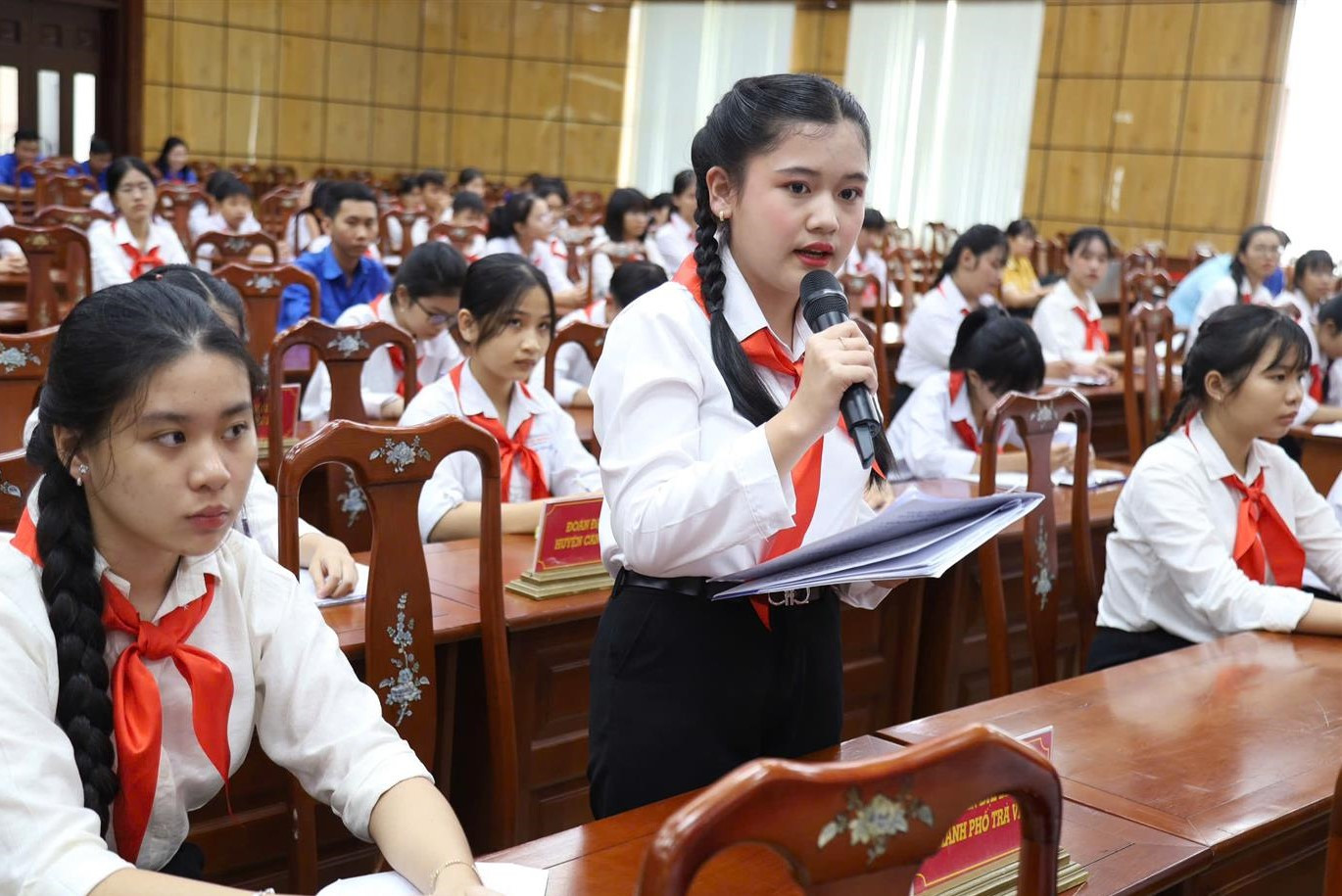 Chất vấn tại kỳ họp. Ảnh: Ngân Linh Chất vấn tại kỳ họp. Ảnh: Ngân Linh