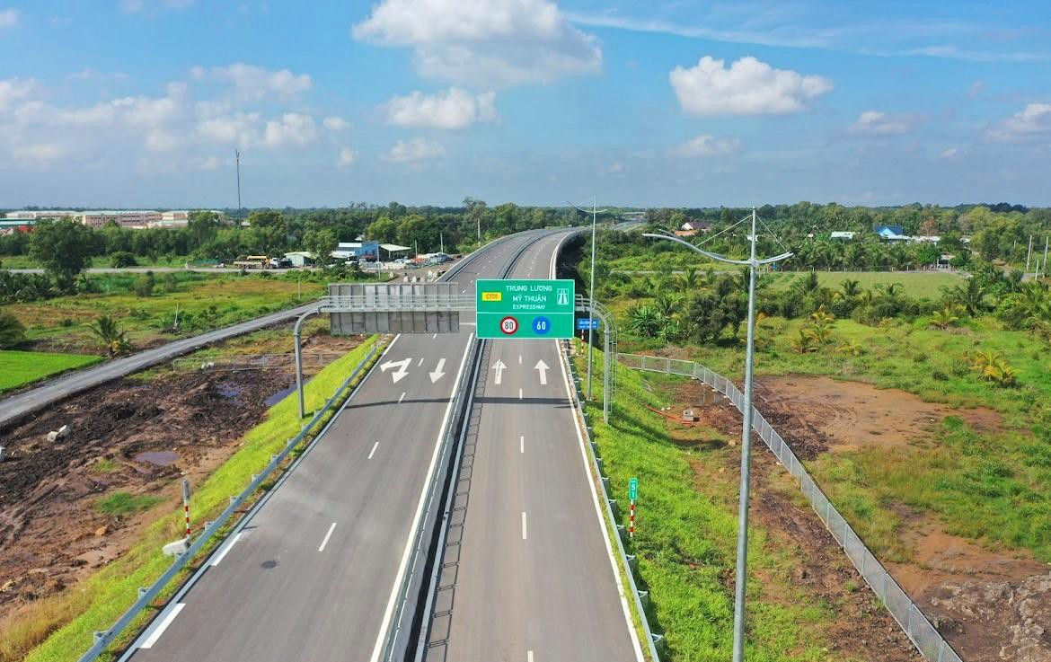 Cao tốc Trung Lương - Mỹ Thuận cho xe ô tô lưu thông từ 23 tháng Chạp đến mùng 10 tháng Giêng năm Nhâm Dần. Cao tốc Trung Lương - Mỹ Thuận cho xe ô tô lưu thông từ 23 tháng Chạp đến mùng 10 tháng Giêng năm Nhâm Dần.