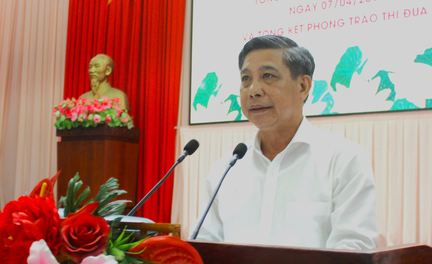 Chủ tịch UBND tỉnh Hậu Giang - Đồng Văn Thanh phát biểu tại hội nghị. Ảnh: V.N