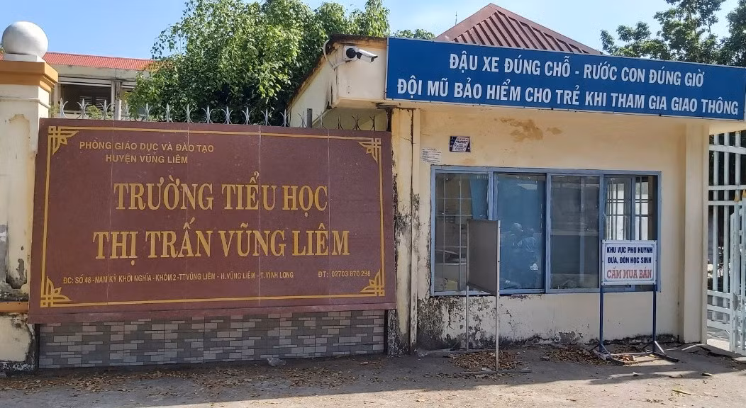 Trường Tiểu học Thị trấn Vũng Liêm.