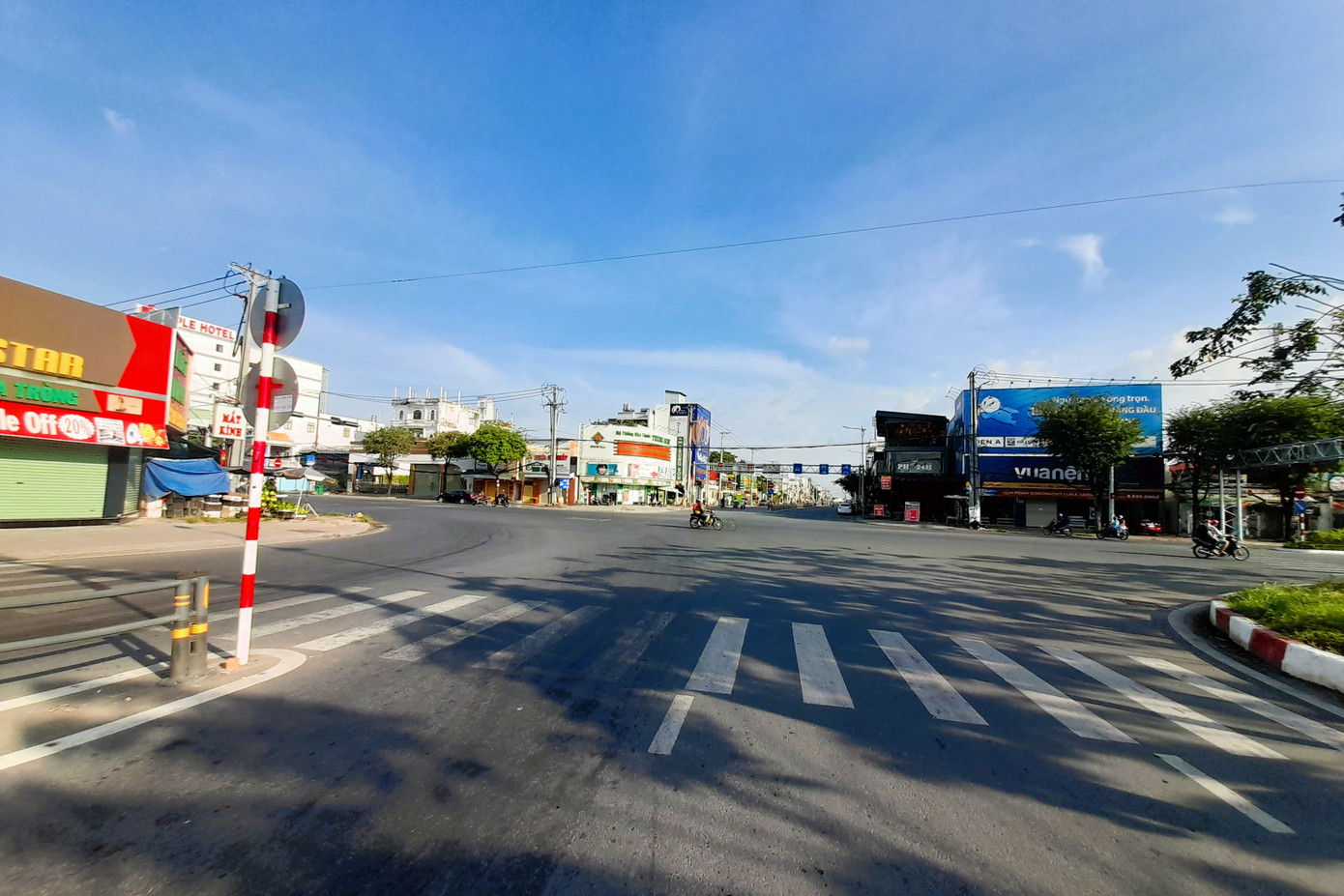 Giao lộ 30 Tháng 4 - Trần Hoàng Na.